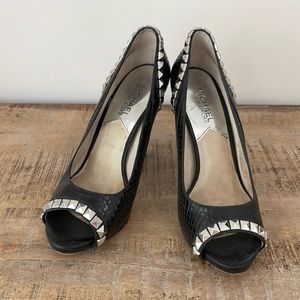 Michael kors studded black pumps size 6